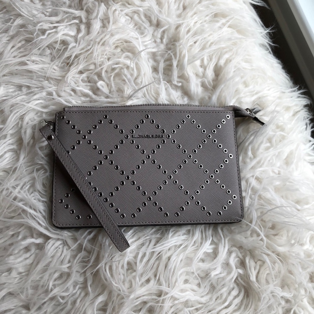 Like new Michael kors clutch/wristlet